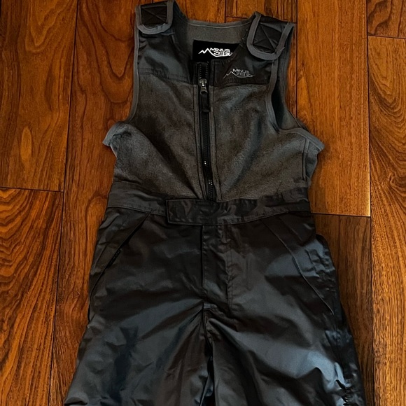 Never been worn Minus zero size small snow bib - Picture 2 of 4